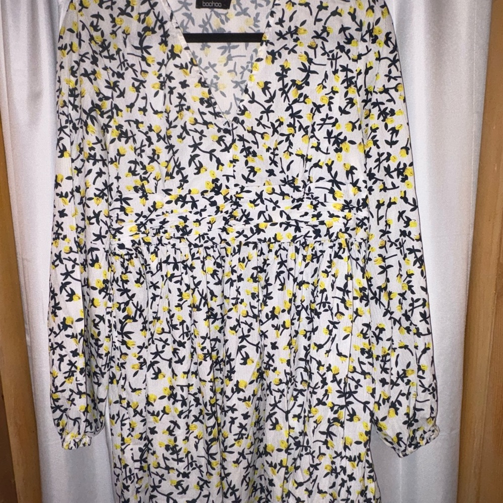 Boohoo White Floral Mini Dress